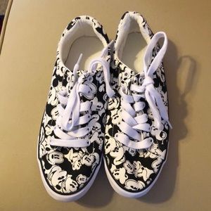 Mickey Disney Parks Sneakers sz 8